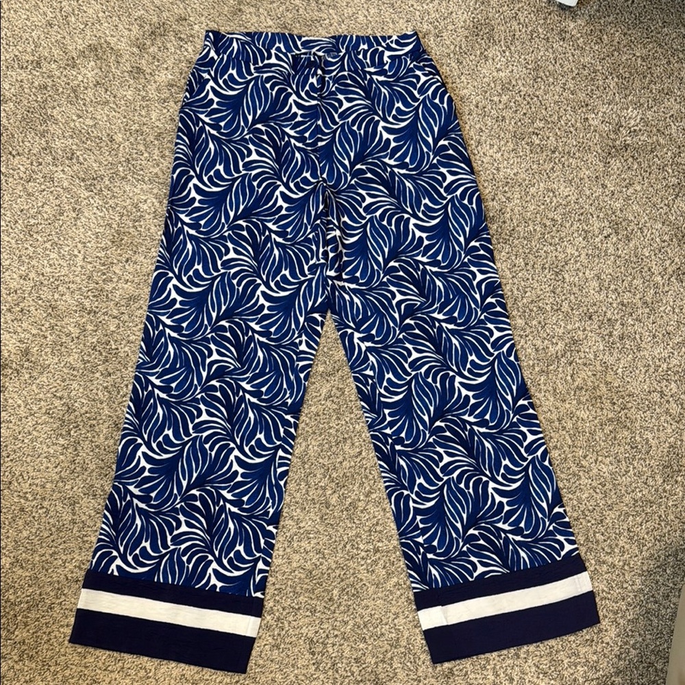 H&M Women’s Blue and White Patterned Pants